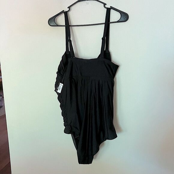 Torrid Women’s NWT’s Plus Size Wireless Lattice One-Piece Black Swimsuit Size 2X - Picture 8 of 14